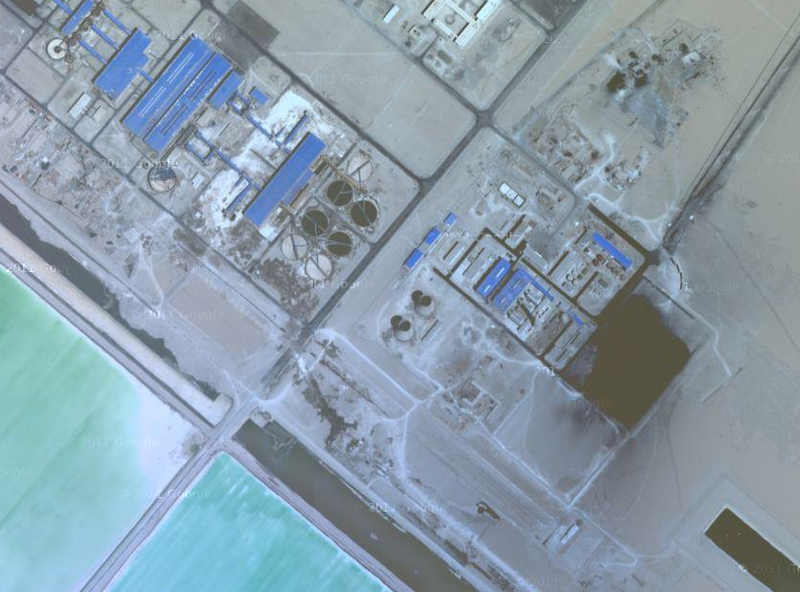 Illustration for article titled Why Is China Building These Gigantic Structures In the Middle of Nowhere?